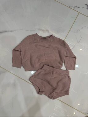 Baby sweater knit set
